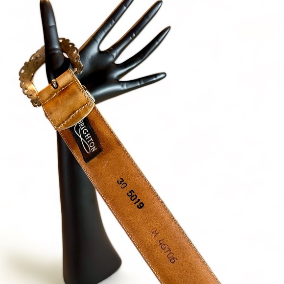 BRIGHTON Tan Nubuck Leather, Silver toned hardware, vintage 1994 BELT - Picture 10 of 10